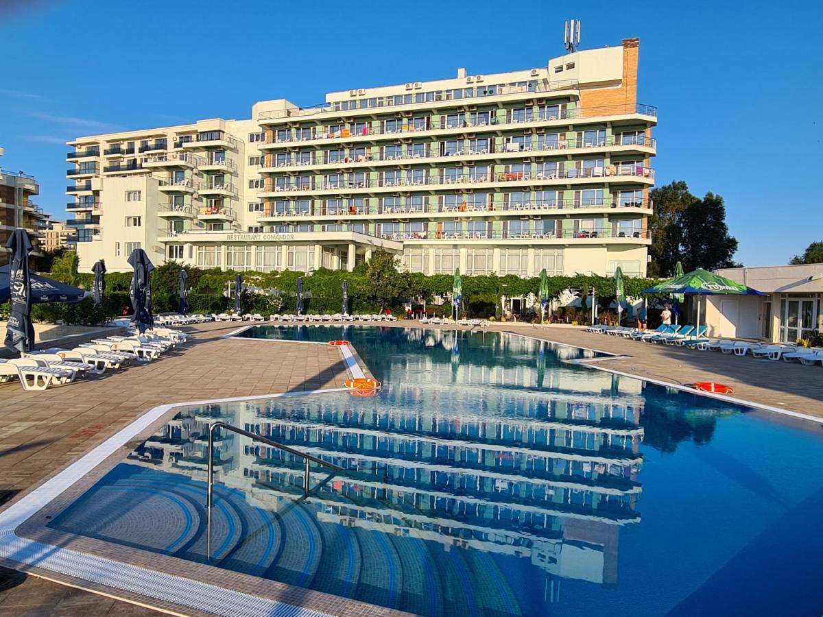Hotel Comandor Mamaia Bagian luar foto