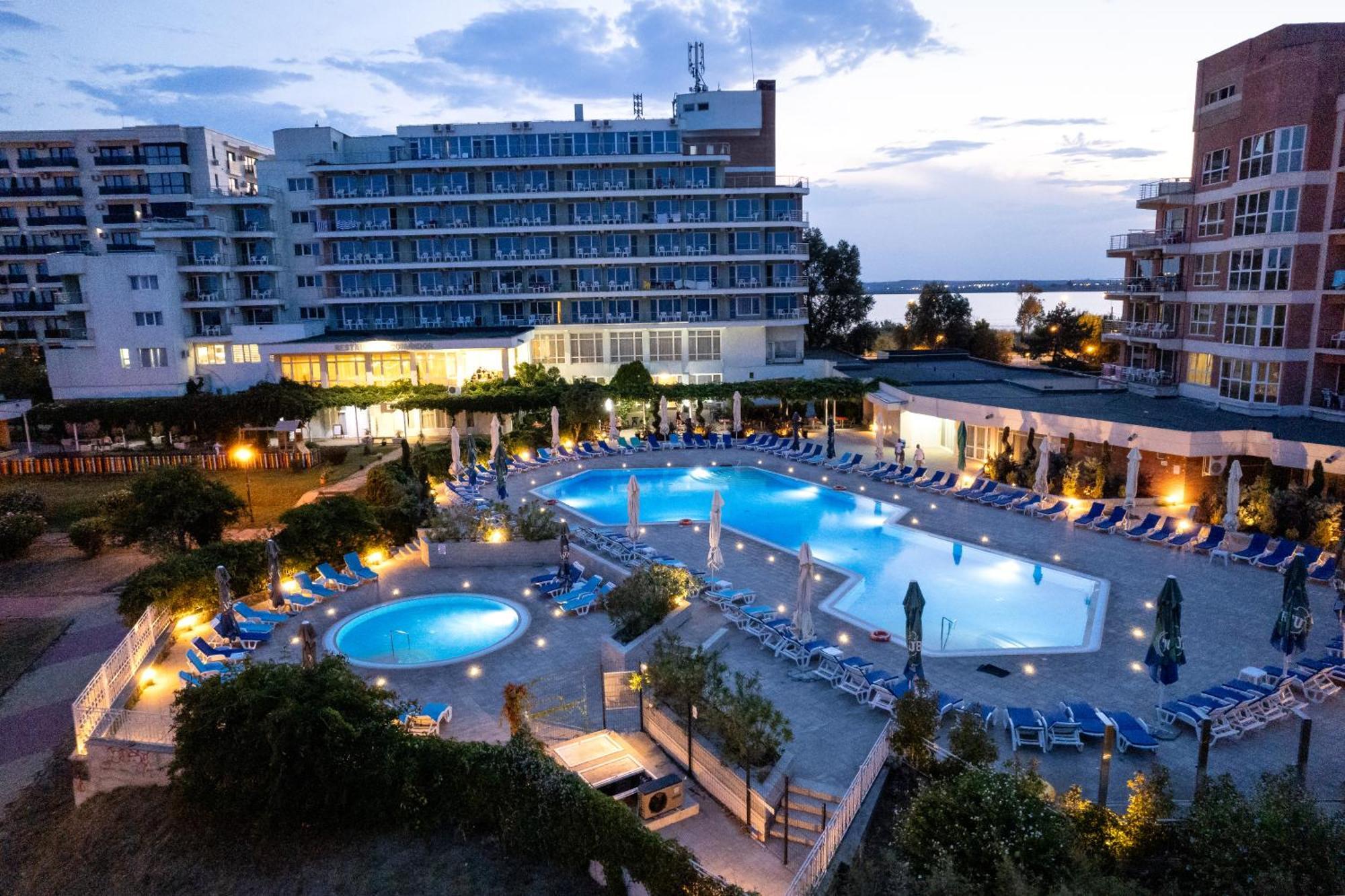 Hotel Comandor Mamaia Bagian luar foto
