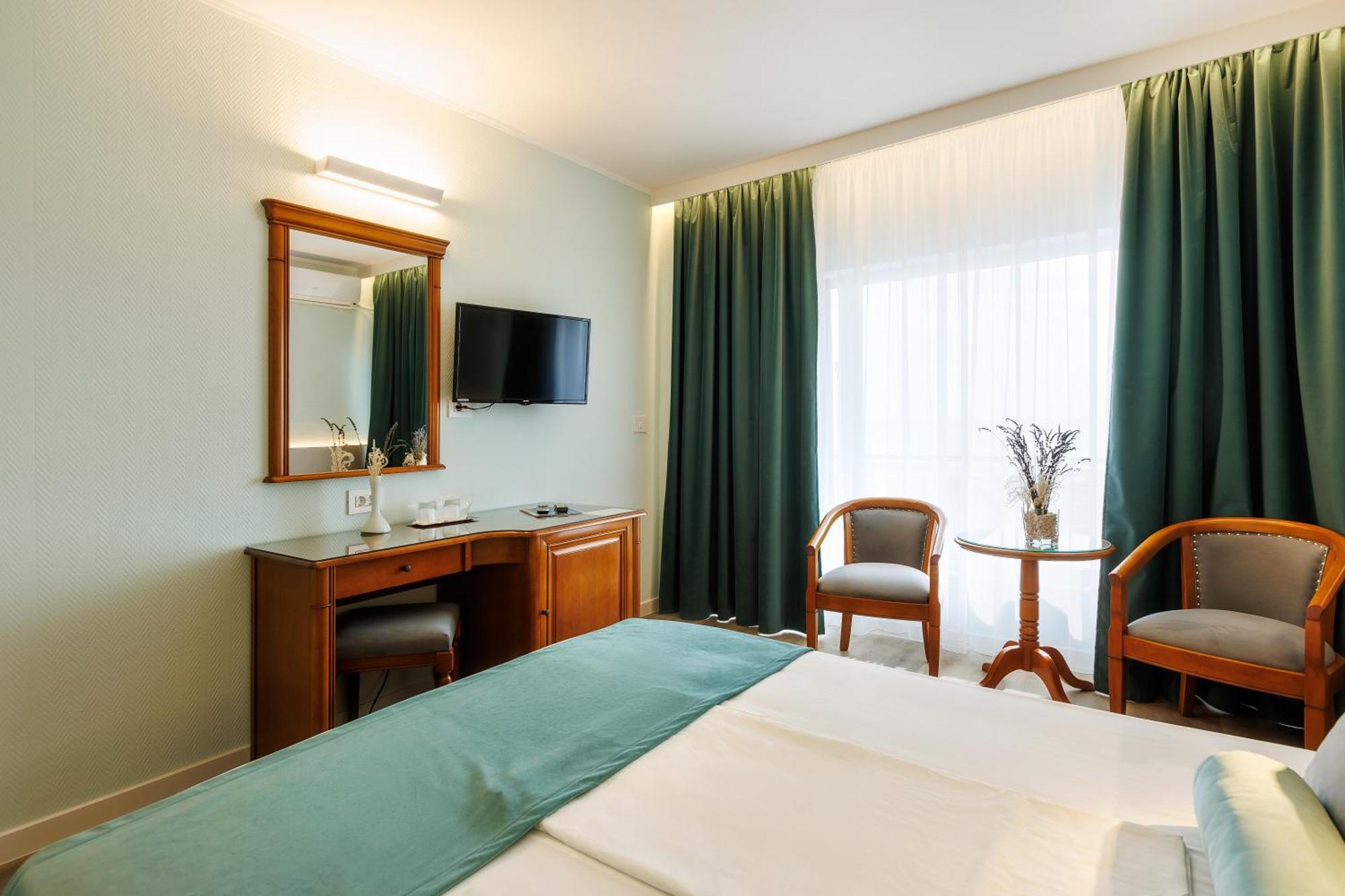 Hotel Comandor Mamaia Bagian luar foto