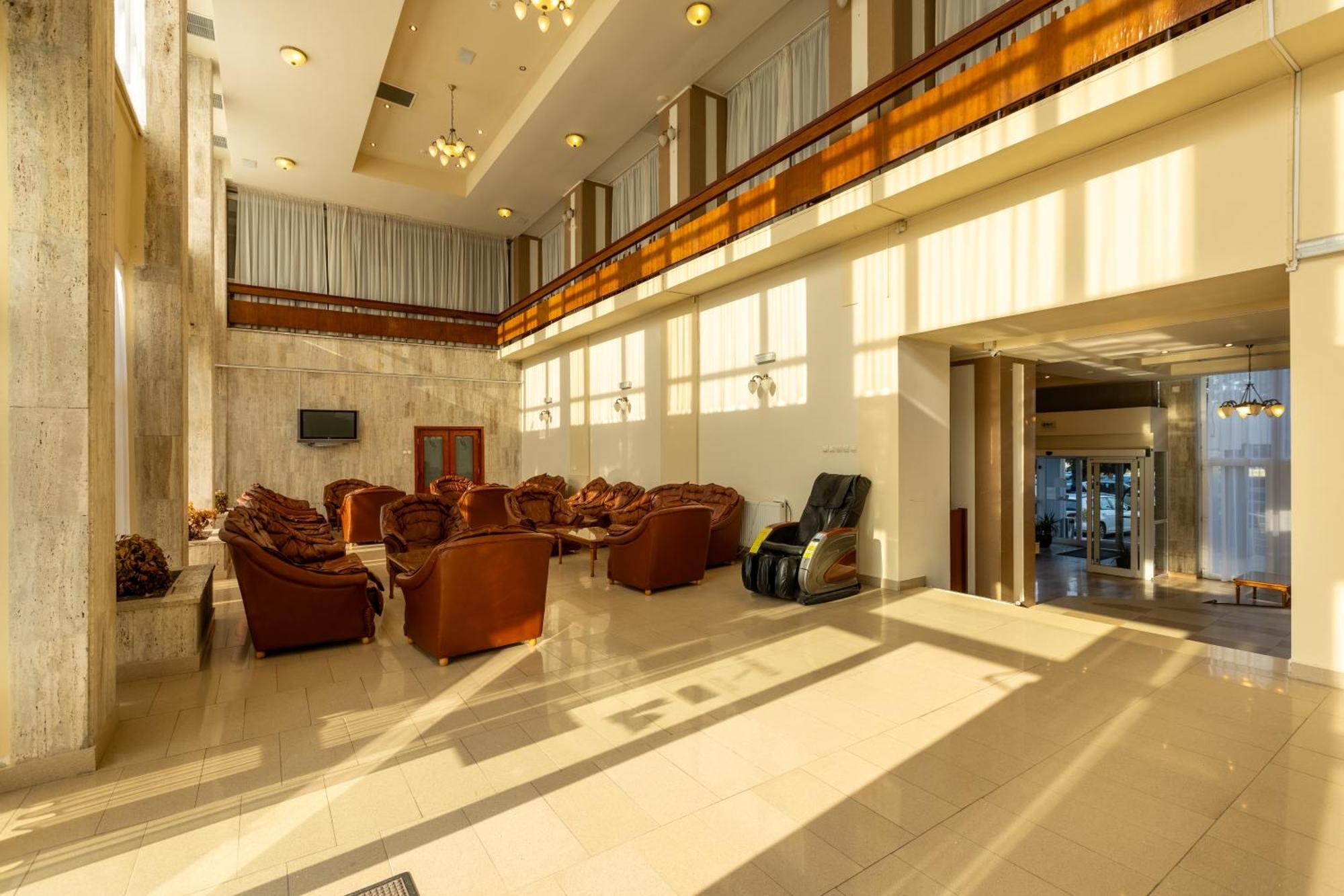 Hotel Comandor Mamaia Bagian luar foto