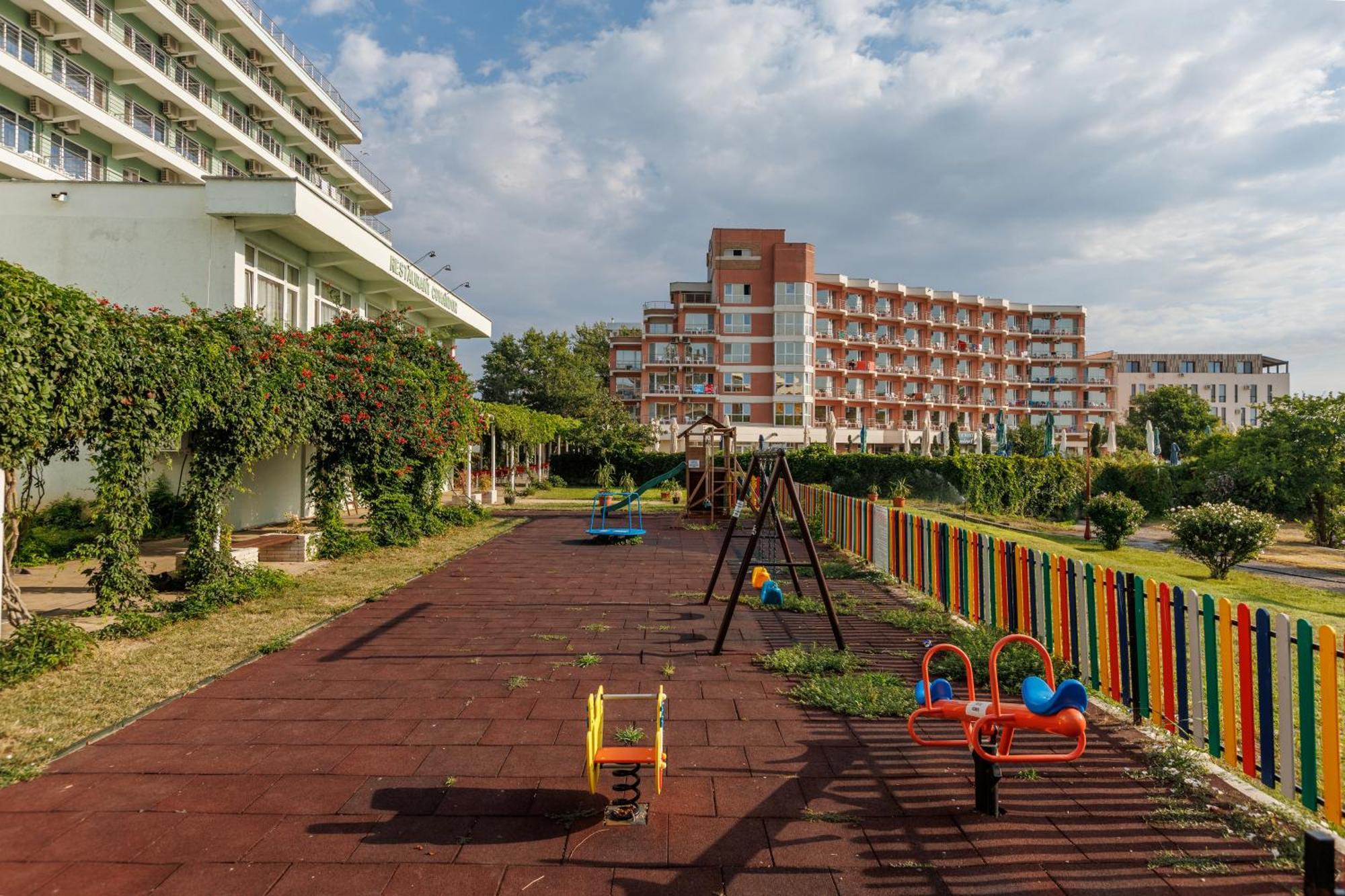Hotel Comandor Mamaia Bagian luar foto